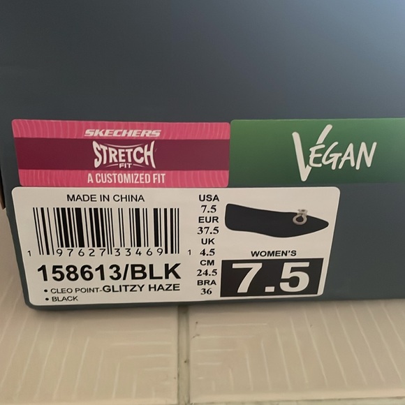 Women’s Skechers flats - Picture 4 of 6